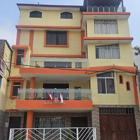 Hostal Turistico El Cajamarquez Lima Bagian luar foto