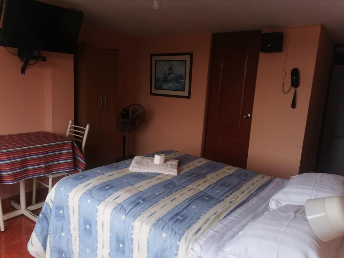 Hostal Turistico El Cajamarquez Lima Bagian luar foto