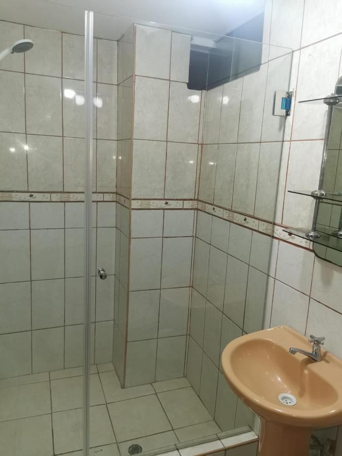 Hostal Turistico El Cajamarquez Lima Bagian luar foto