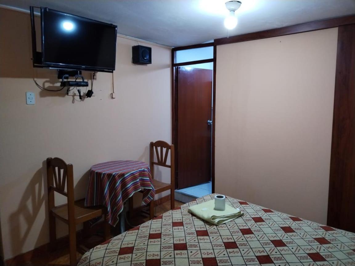 Hostal Turistico El Cajamarquez Lima Bagian luar foto