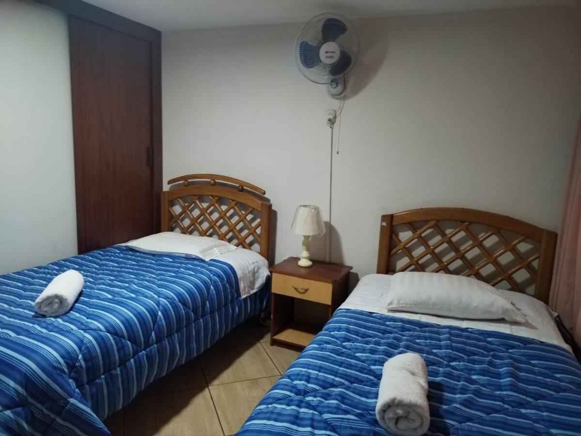 Hostal Turistico El Cajamarquez Lima Bagian luar foto