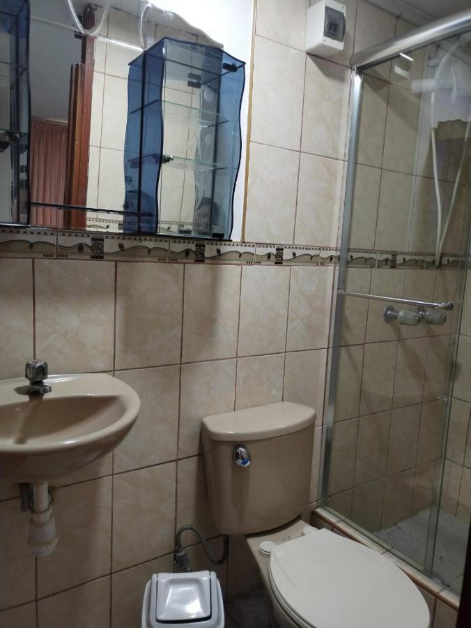 Hostal Turistico El Cajamarquez Lima Bagian luar foto