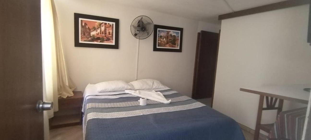 Hostal Turistico El Cajamarquez Lima Bagian luar foto